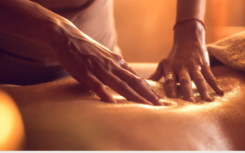 Calm Sihr al Ambar & Oud Massage