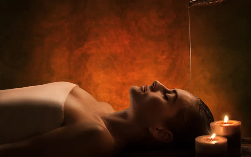 Ayurveda Shiro-Abhyanga